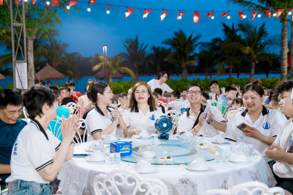 Dịch vụ Chụp ảnh Teambuilding (6 - 8h) 1 Photo